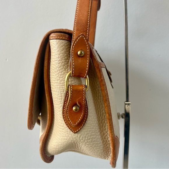 Vintage Dooney & Bourke All Weather Leather Surrey Crossbody Bone/British Tan - Picture 4 of 16
